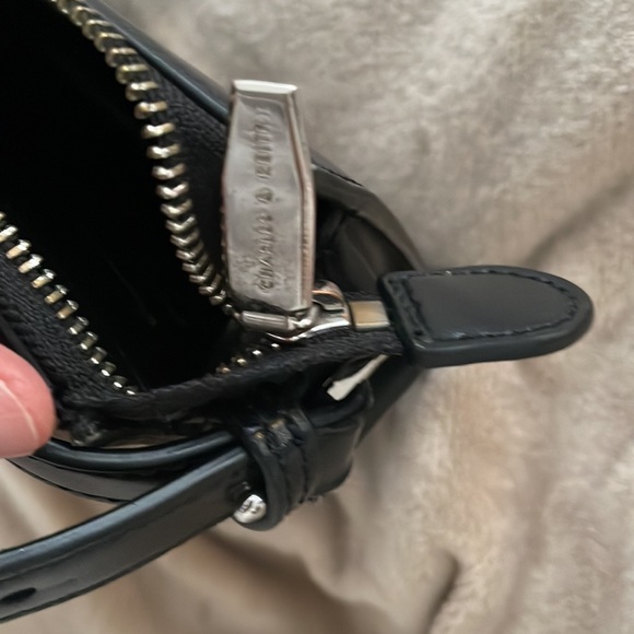 ๐๐งจ๐Host Pick โ๏ธ๐งจ Charles & Keith Genuine Clutch - Picture 4 of 9